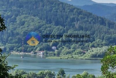 Teren Piatra Neamt - zona Sarata cu priveliste spre lac