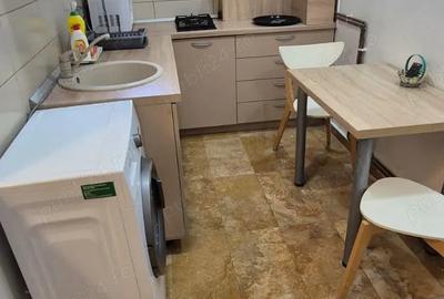 Inchiriez apartament 2 camere - 3