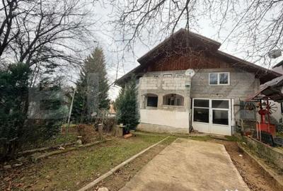 Casă cu 5 camere cu Canalizare în Central - 5