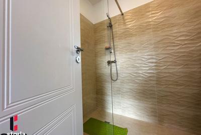 Casă cu 4 camere cu Canalizare în Est - 1