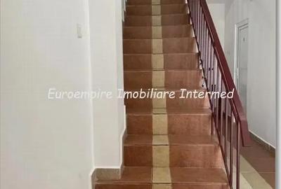 Casă cu 7 camere cu Teren 190 Mp în Central - 2