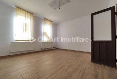 Casa cu 4 camere | 80 mp | Zona strazii Bucuresti - 1
