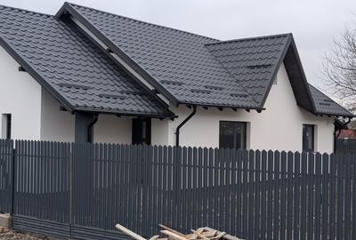 Casa Lilieci 3 dormitoare 2 bai, terasa + beci, canalizare - 1