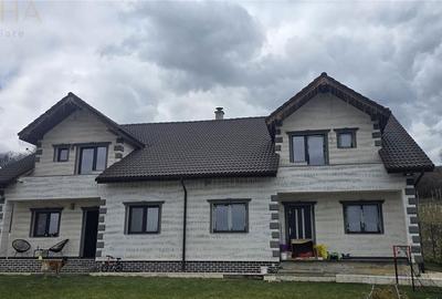 Casă cu 4 camere în Viișoara - 8