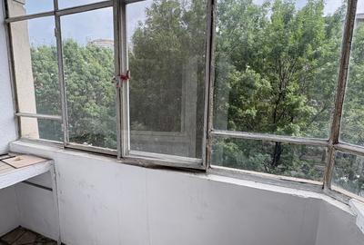 Apartament cu 3 camere decomandat în Decebal - 9