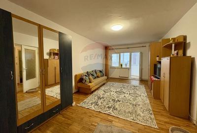 Apartament cu 2 camere decomandat, mobilat în Central