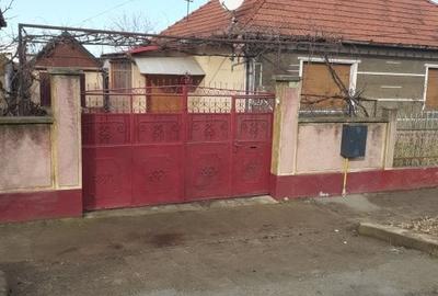 Proprietar-vand urgent casa cu curte ,gradina , imediat ocupabila si locuibila - 12