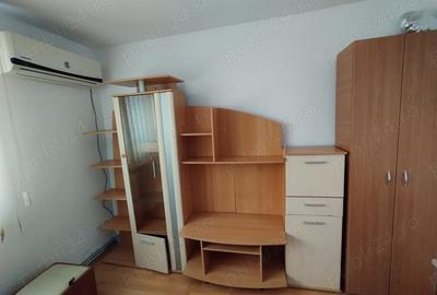 Apartament cu 3 camere decomandat în Vălenii de Munte - 1
