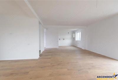 Casă cu 7 camere cu Canalizare în Noua - 6