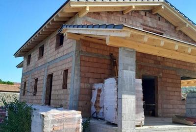 Casă cu 4 camere în Cuvin - 5