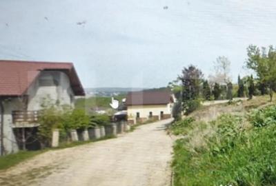 Teren de 596 mp, în Hlincea