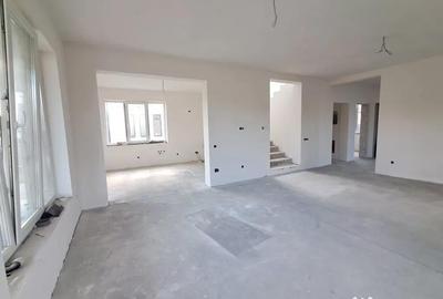 Casă cu 5 camere cu Teren 601 Mp în Central - 9
