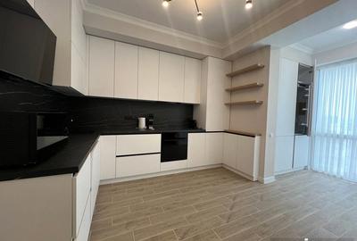 Garsonieră decomandată în Titan