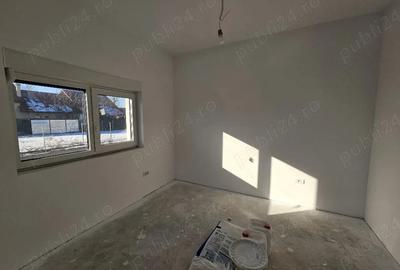 Casă cu Teren 325 Mp în Moșnița Veche