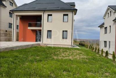 Casă cu 5 camere cu Canalizare în Dezmir - 2