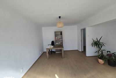 Spațiu comercial, de 67 mp, în Central - 3