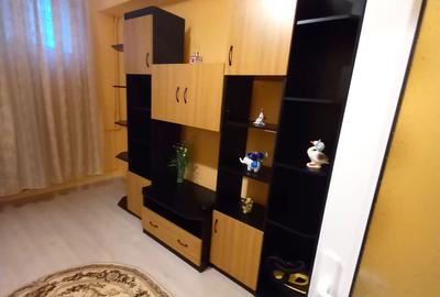 Garsonieră decomandată în CET