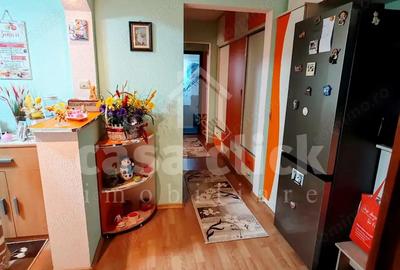 Apartament decomandat cu 3 camere de vanzare Micro 17, etaj 3 - 3