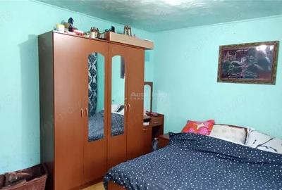 Casă cu 3 camere cu Teren 274 Mp în Moldova Nouă