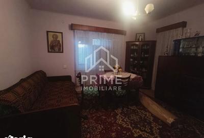 Casă cu 5 camere cu Teren 2465 Mp în Central - 2