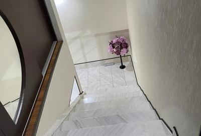 Casă individuală cu 8 camere cu Canalizare în Central - 8