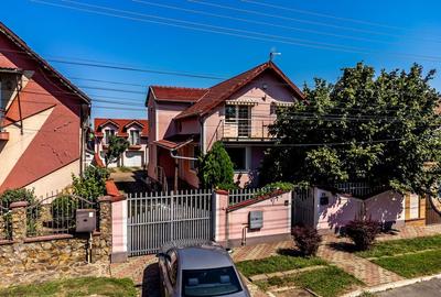 Vilă cu 6 camere-confort, intimitate și multiple utilizări - 1