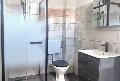 Casă cu 2 camere decomandat cu Teren 200 Mp în Gheorgheni