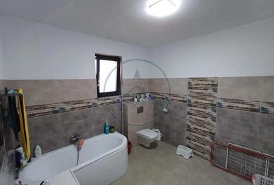 Casă cu 3 camere cu Teren 940 Mp în Unirea - 8