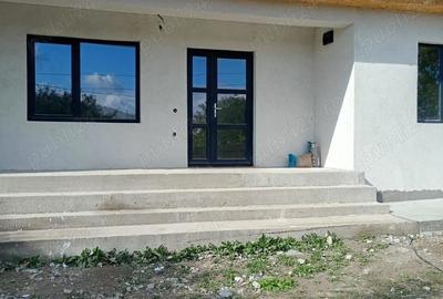 Casă cu 3 camere cu Teren 450 Mp în Șivița - 1