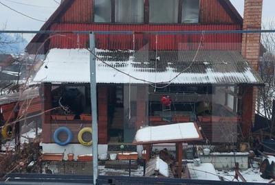 Casă cu 4 camere cu Teren 1580 Mp în Central - 2