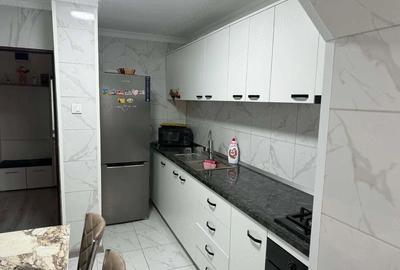 Apartament cu 3 camere decomandat în Exterior Vest - 2