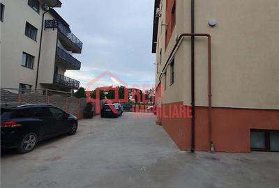 Apartament cu 3 camere decomandat în Fundeni