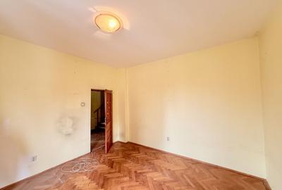 Casă cu 6 camere cu Canalizare în Regie - 26