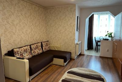 Apartament cu 2 camere semidecomandat în 7 Noiembrie