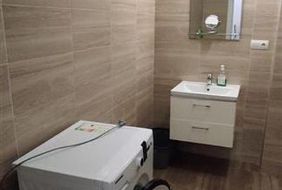 Apartament cu 2 camere decomandat, mobilat în Tractorul - 8