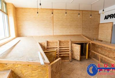 Spațiu comercial, de 40 mp, în Central - 4