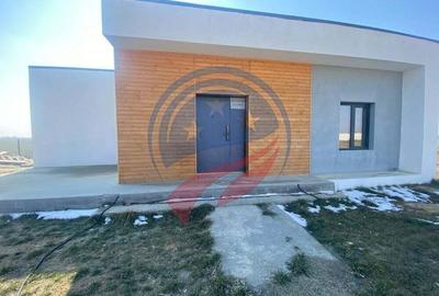 CASA 4 CAMERE PE PARTER ZONA SELGROS - 2