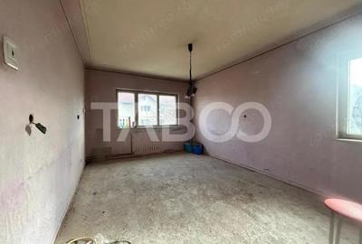 Apartament cu 2 camere decomandat în Valea Aurie - 9