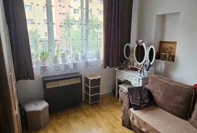 Garsonieră decomandată în Noua