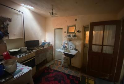 Casă centrală în Târgoviște, teren 250 mp, 4 camere, distanță la  900 m de Primă - 17