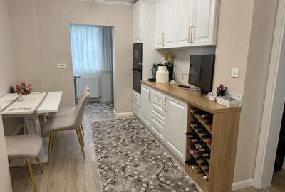 Apartament cu 3 camere decomandat în Central - 1