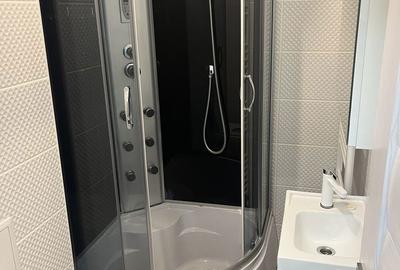 Apartament cu 3 camere nedecomandat în Micro 6 - 6