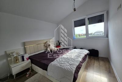 Jumatate de duplex, P+M, cu 3 camere si 2 bai, Sag - 17