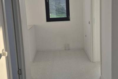 Casă cu 5 camere cu Teren 519 Mp în Km 5 - 15