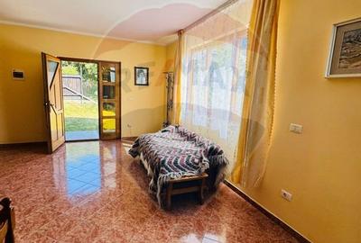 Casa / Vila cu 5 camere de vanzare Casa / Vila cu 5 camere de vanzare - 4