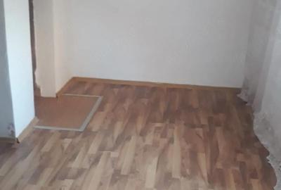 Casă cu 2 camere cu Teren 1439 Mp în Cermei
