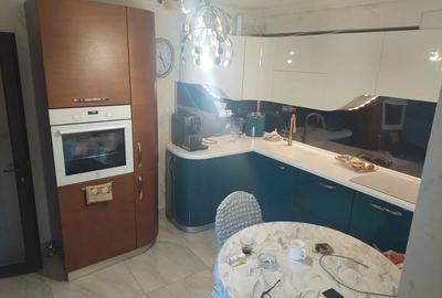 Casă cu 6 camere în Central - 1