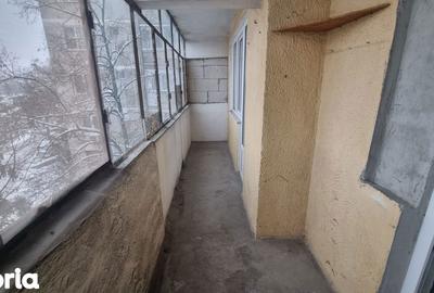 Apartament cu 3 camere decomandat în Decebal - 3