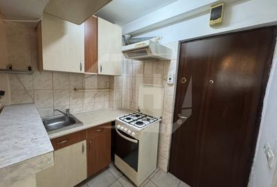 Garsoniera, etaj 1, centrala proprie pe str Fabricii - 3