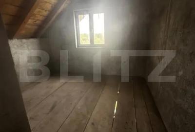 Casă cu 4 camere cu Teren 865 Mp în Păulești - 4